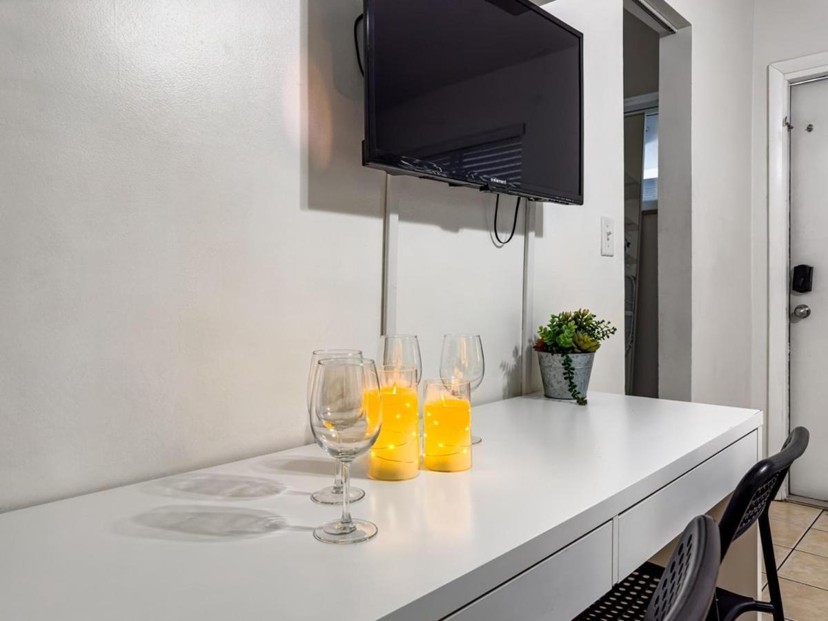 Luxe 2Br1Bath South Beach 1 Min Walk From Ocean Miami Beach Bagian luar foto